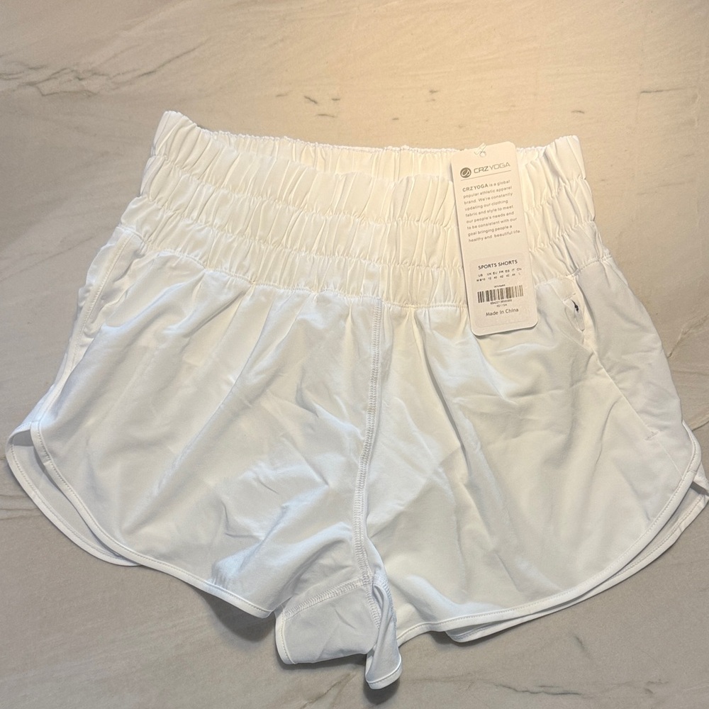 CRZ YOGA Women's White High Waisted Dolphin Shorts Size Medium NWT